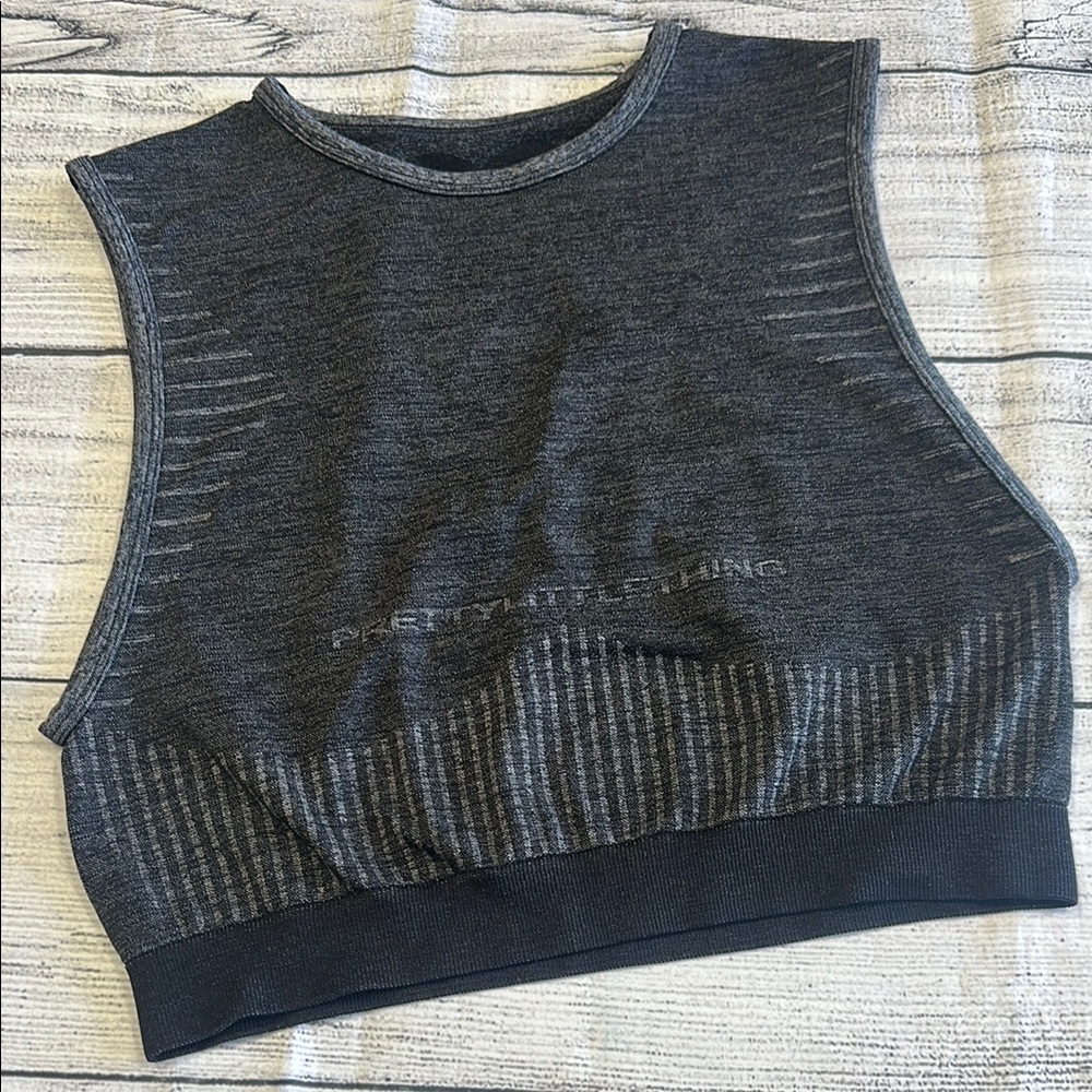 PrettyLittleThing Sz XL Gray Fitted Signature Crop Muscle Tee